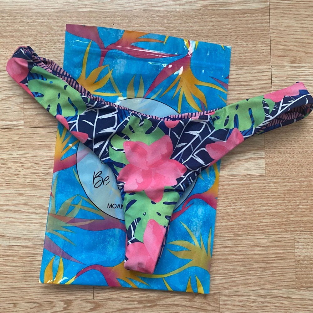 Moana Bikini Midnight Mocha Bottoms, size Small